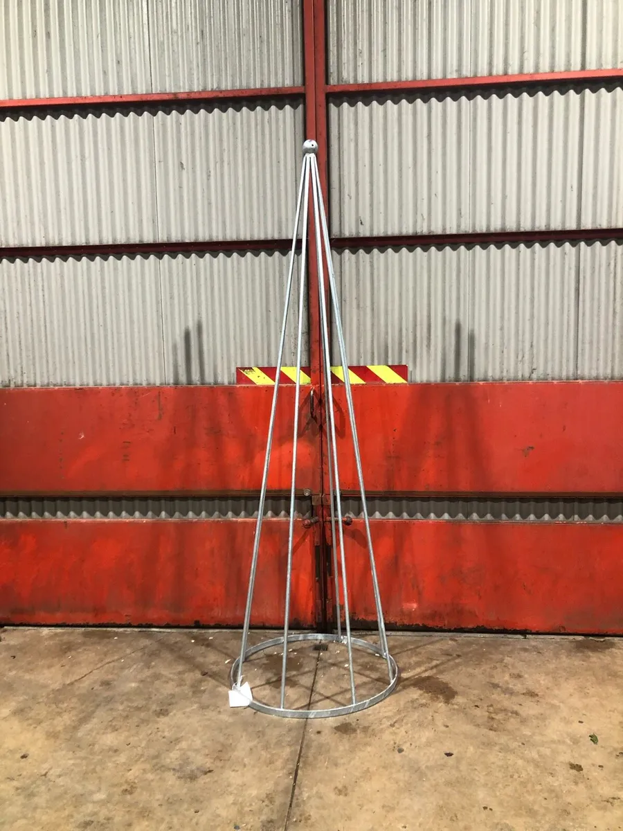 8ft Galvanised Christmas Tree Frame - Image 1