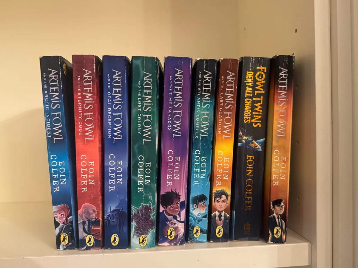 Books: Artemis Fowl & David Walliams - Image 2
