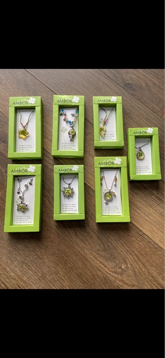 Necklaces & bracelets - Image 1