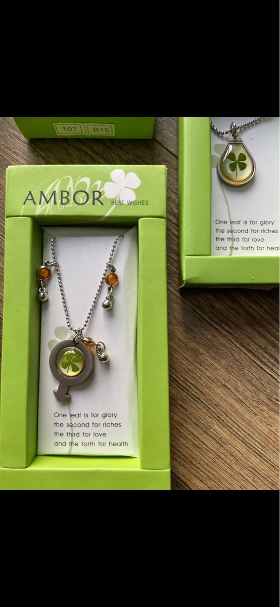 Necklaces & bracelets - Image 2