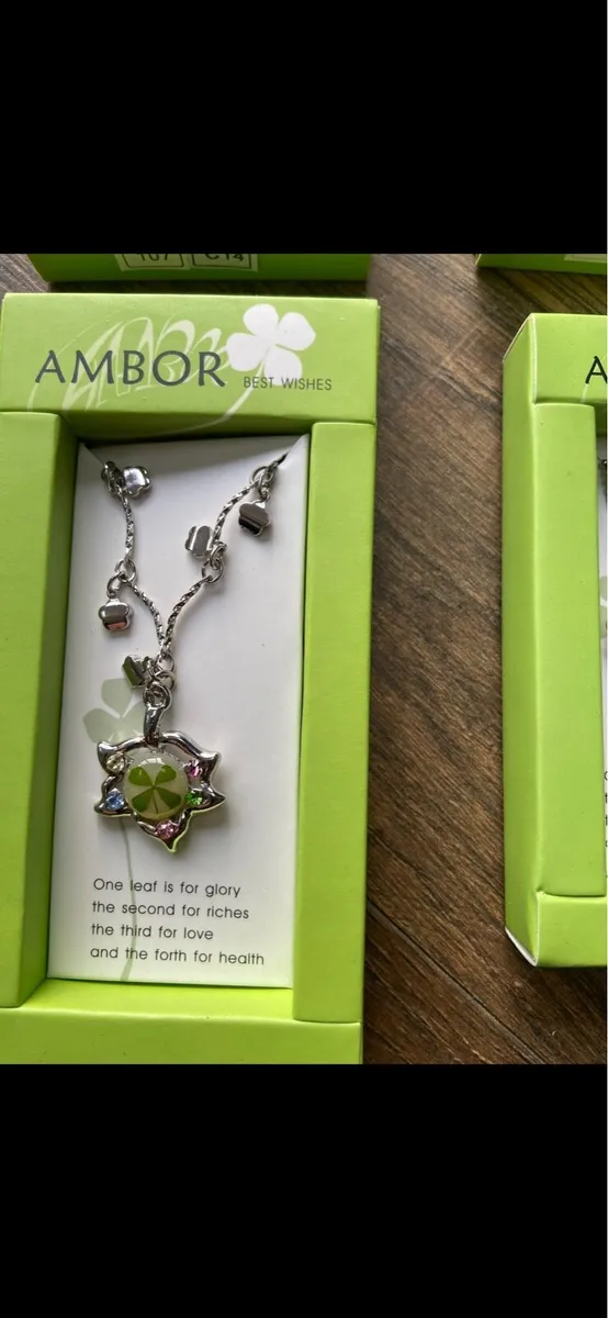 Necklaces & bracelets - Image 3