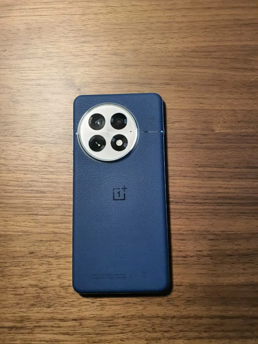 OnePlus 13 Blue 16/512GB Bundle - Image 1
