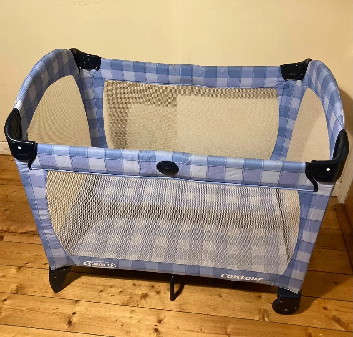 Graco Travel Cot + Mattress & Bag - Image 2