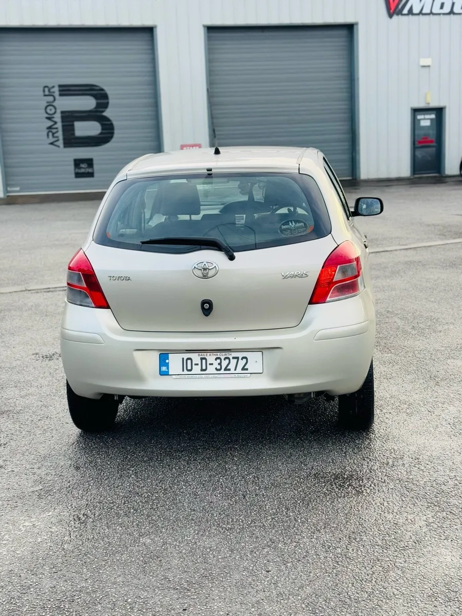 Toyota yaris 2010 low km.  one owner only from new - Image 2