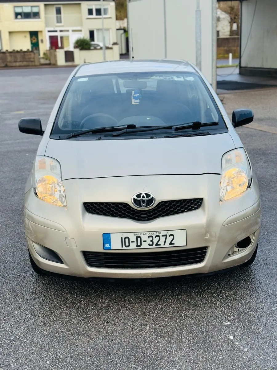 Toyota yaris 2010 low km.  one owner only from new - Image 4