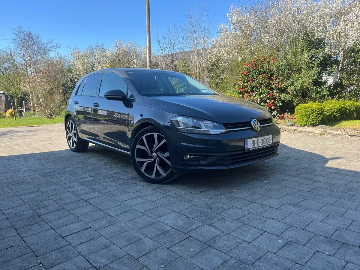 191 Volkswagen Golf - Image 1