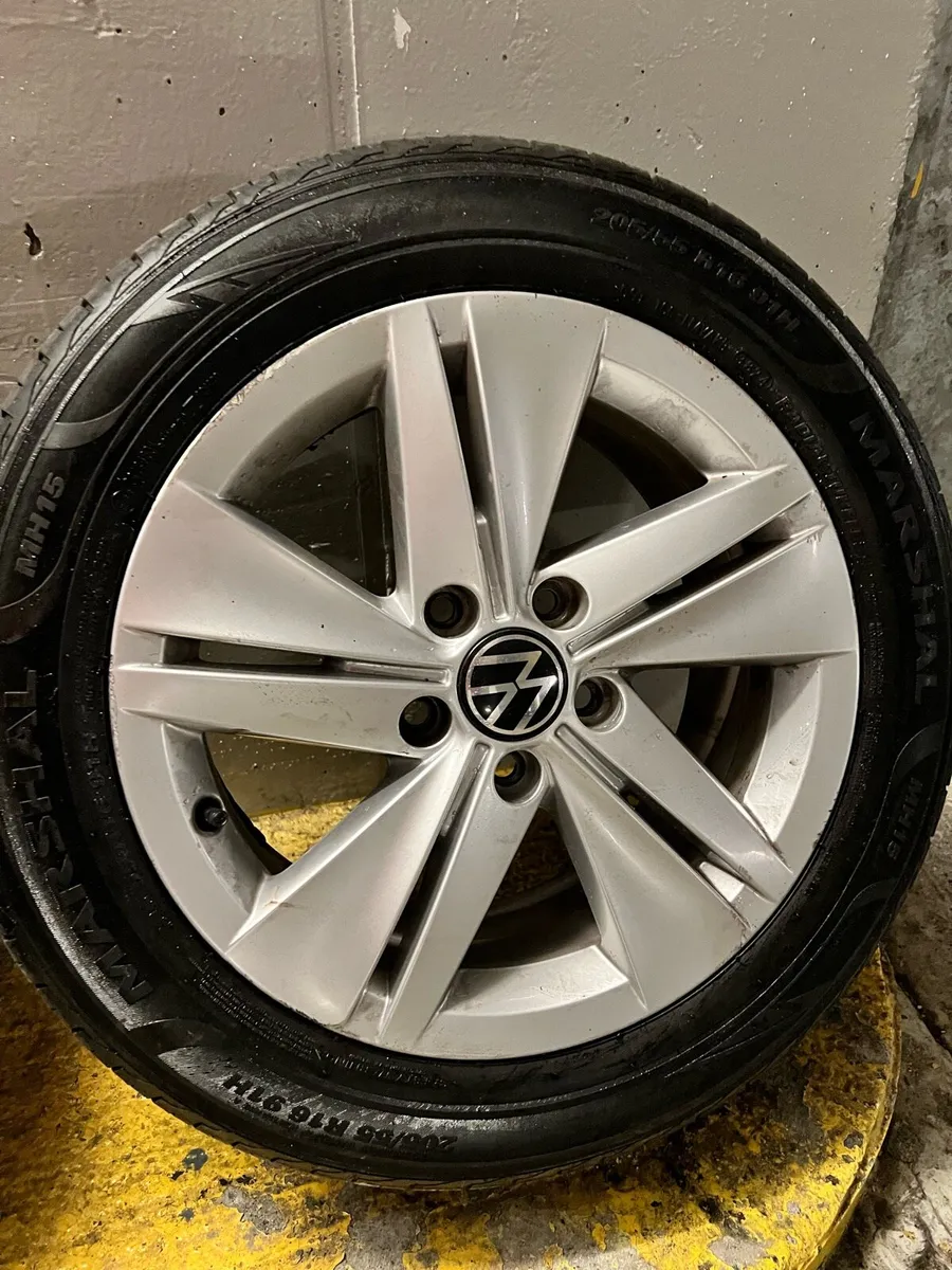 🔵(2024) 16” vw golf alloys & tyres - Image 4