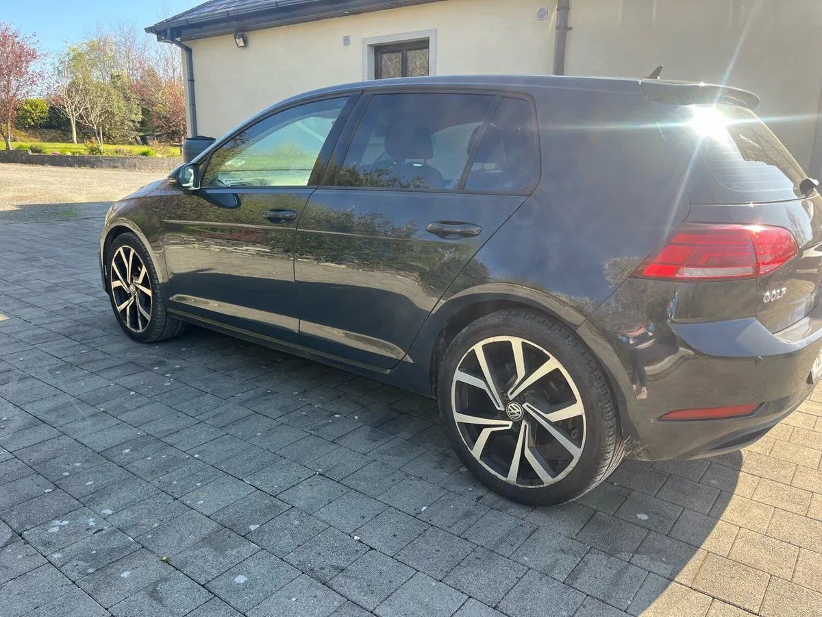 191 Volkswagen Golf - Image 4