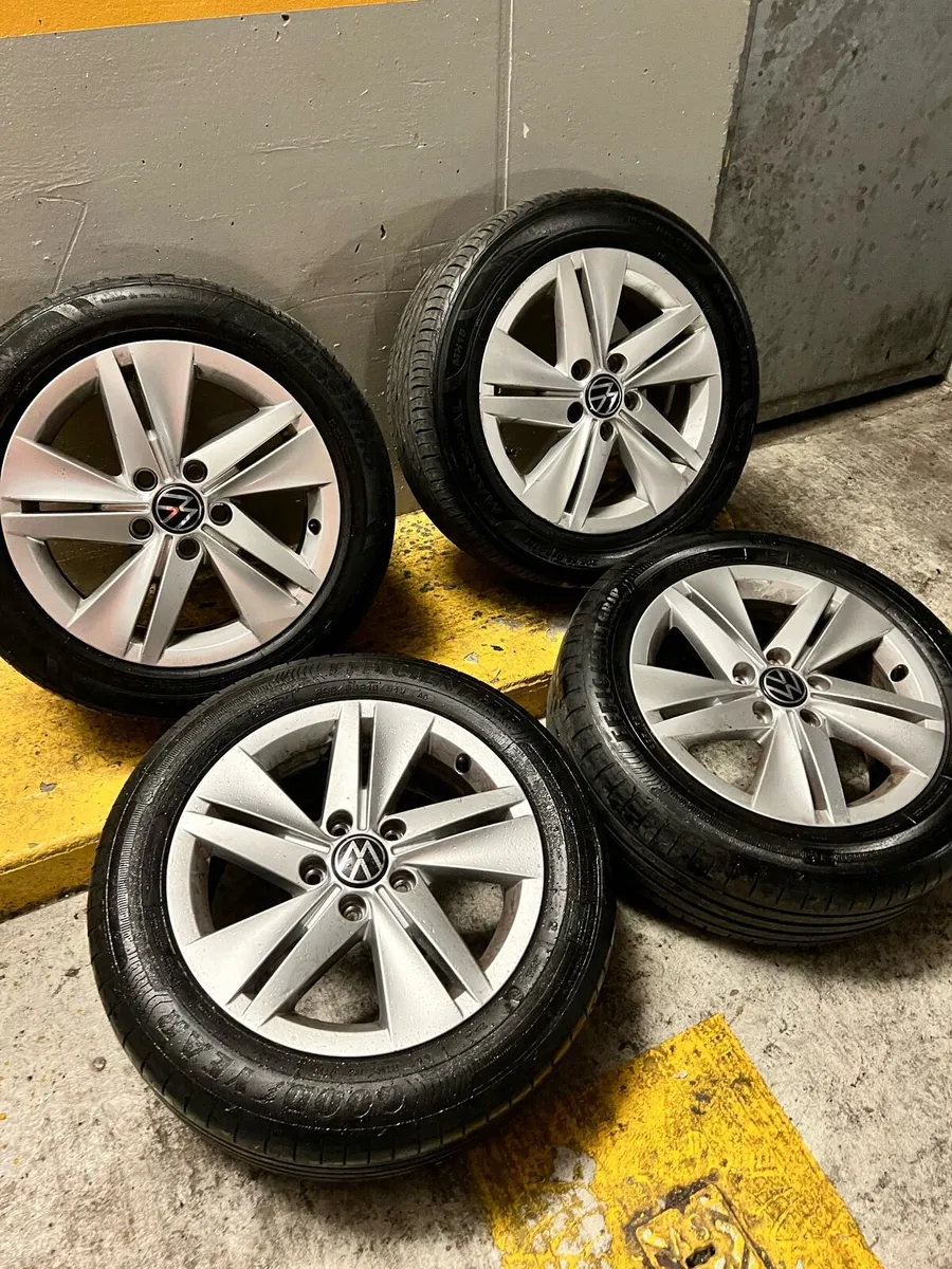 🔵(2024) 16” vw golf alloys & tyres - Image 2