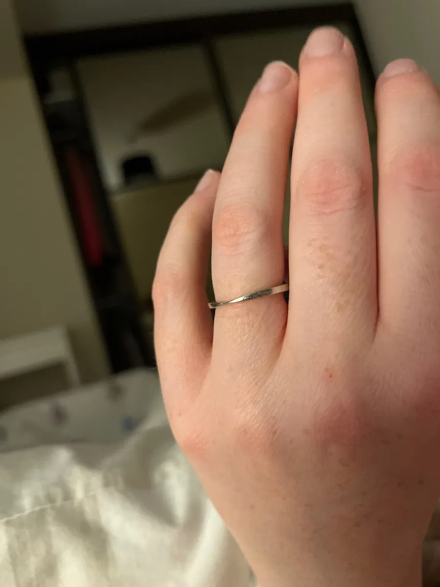 Platinum Wedding band size M - Image 1