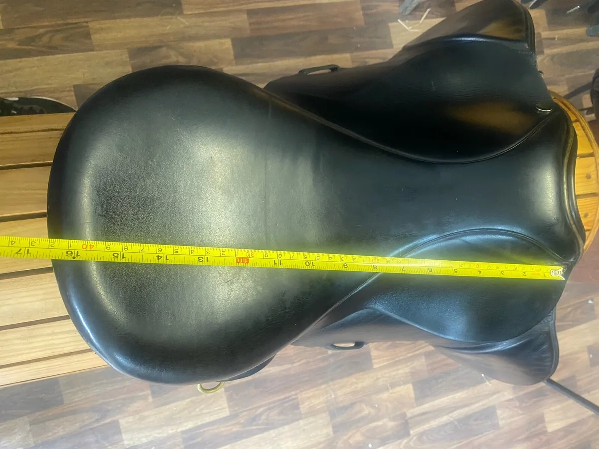 Ideal 16.5 black Leather saddle - Image 3