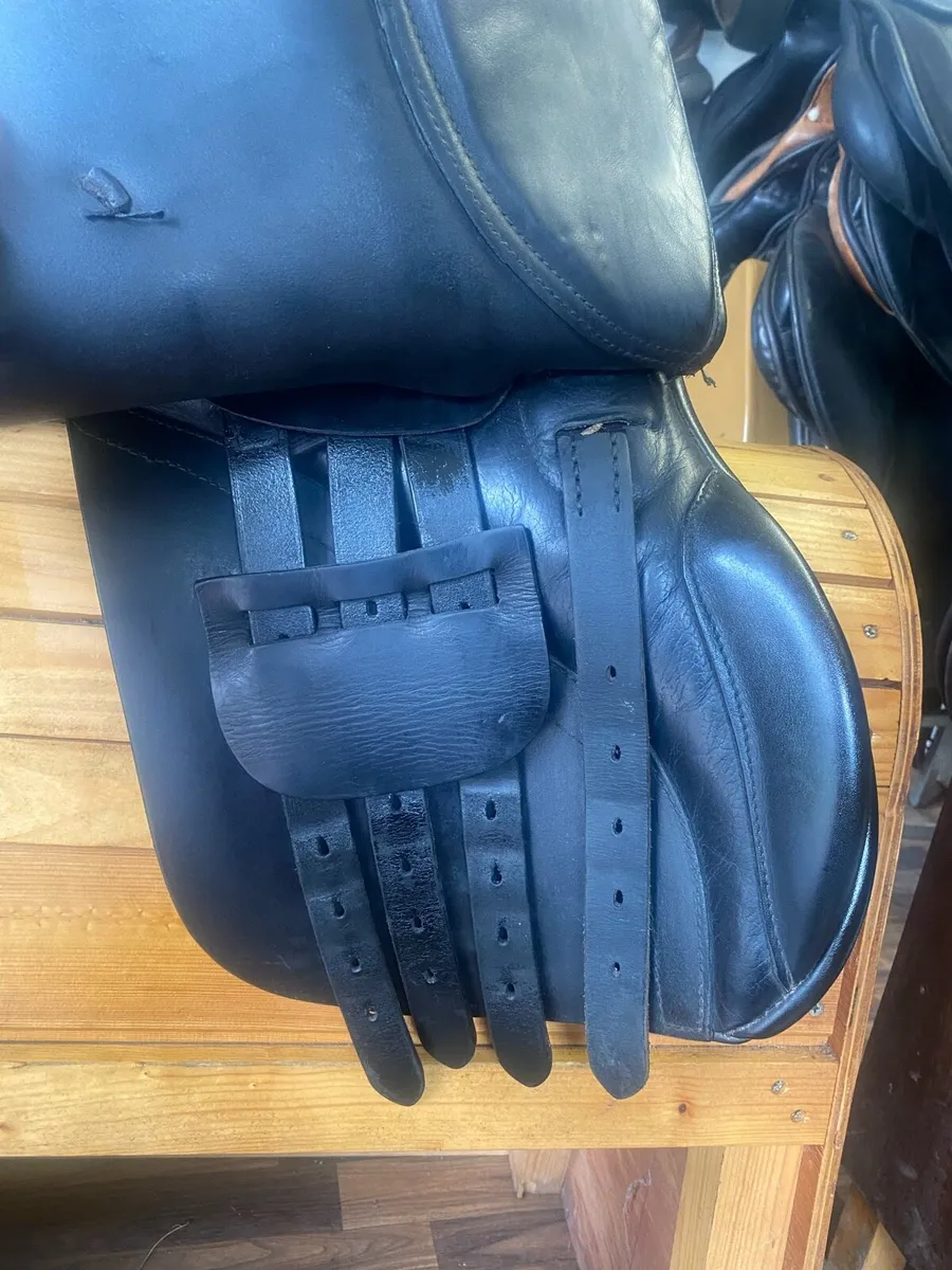 Ideal 16.5 black Leather saddle - Image 4