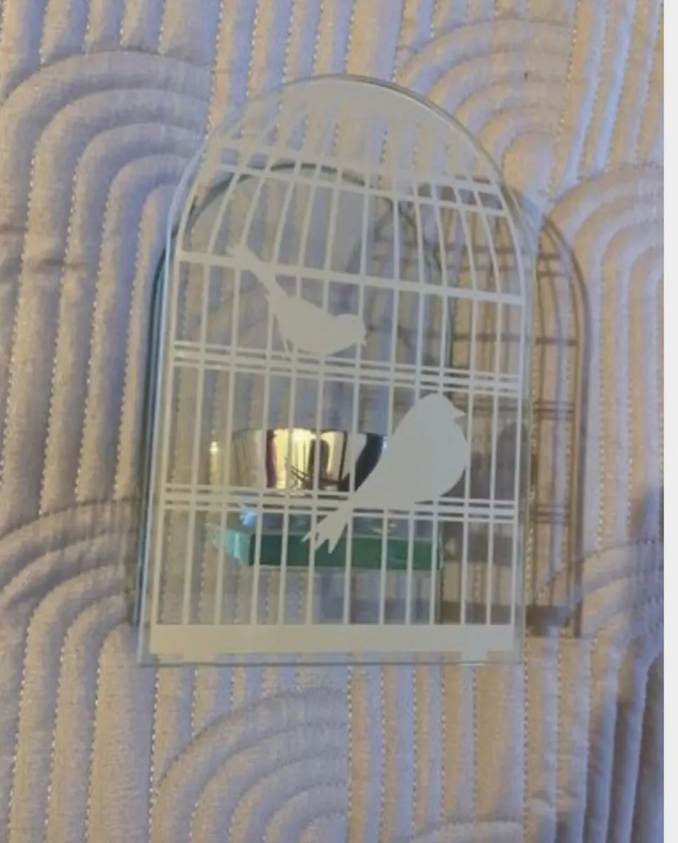 Beautiful Glass Bird Tealight holder - Image 1