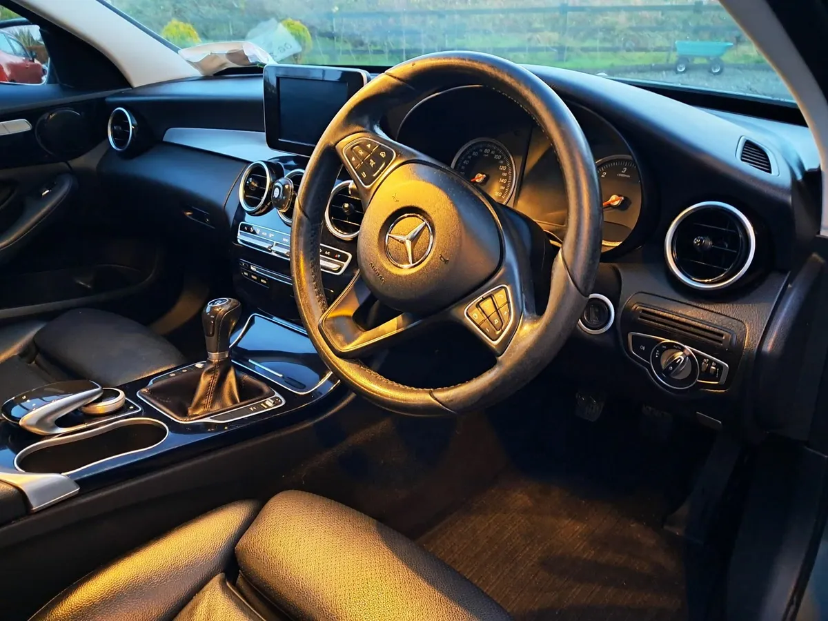 Mercedes-Benz C-Class 2017 - Image 3