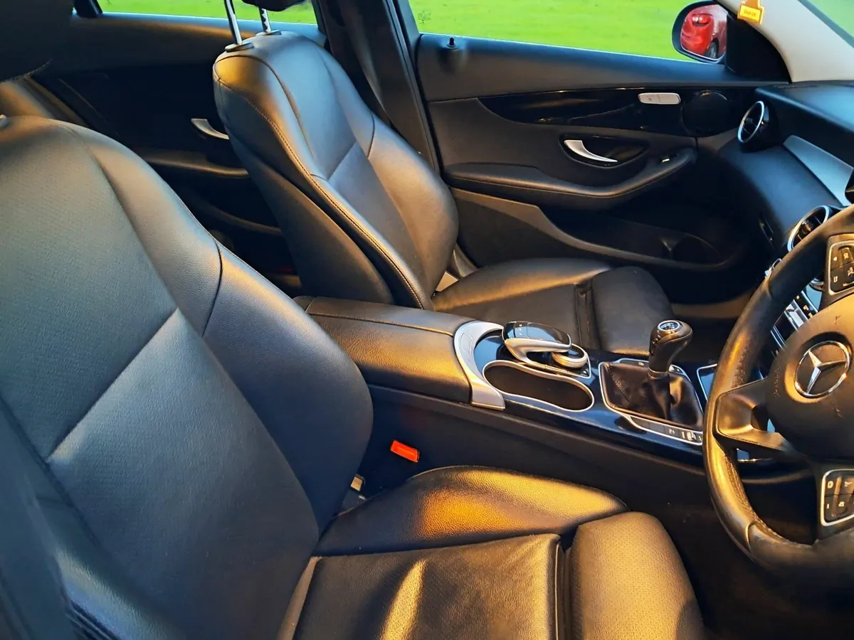 Mercedes-Benz C-Class 2017 - Image 4