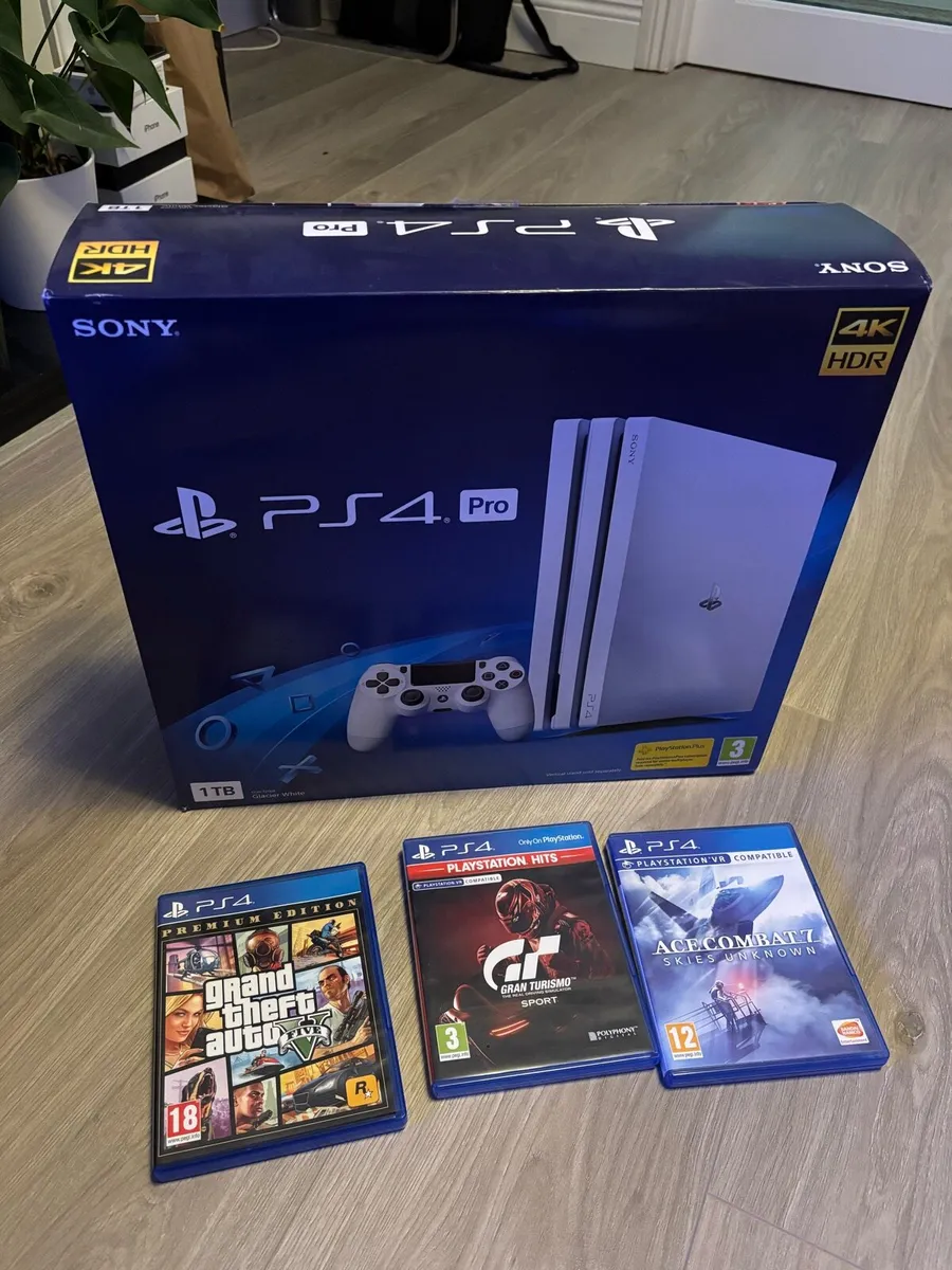 PlayStation 4 Pro.  1 TB - Image 1