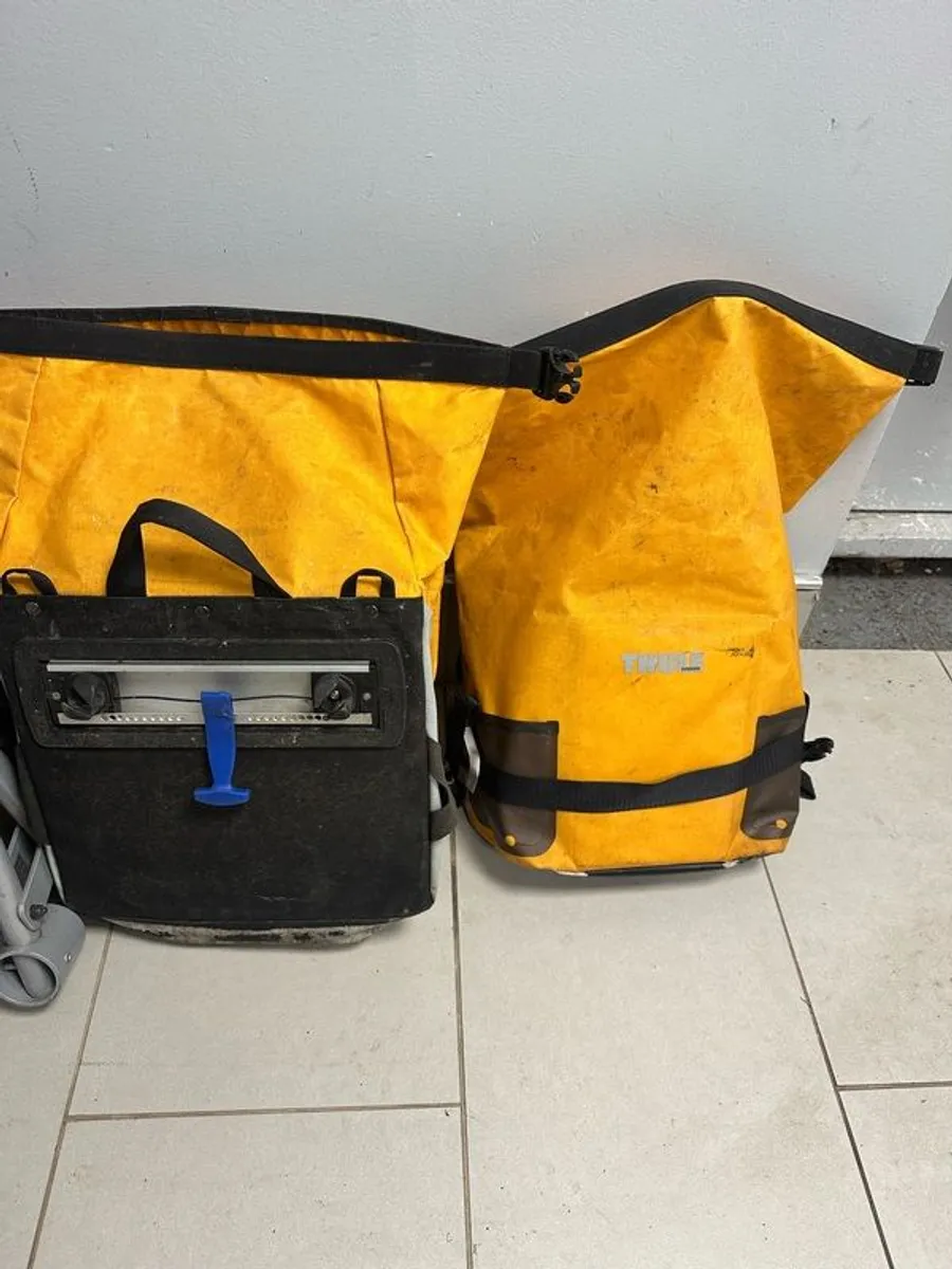 Thule pack n pedal panniers