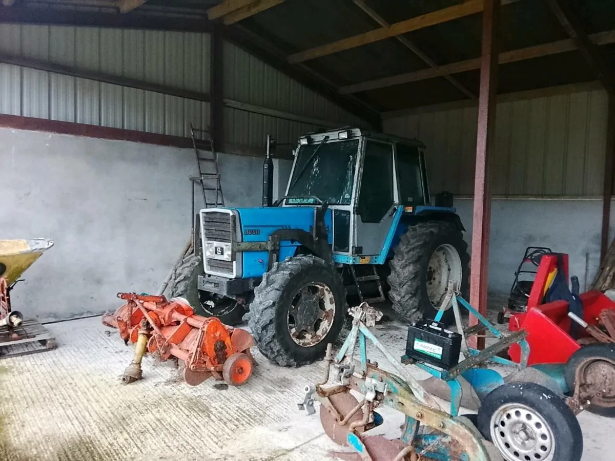 Landing 8880 - Image 2