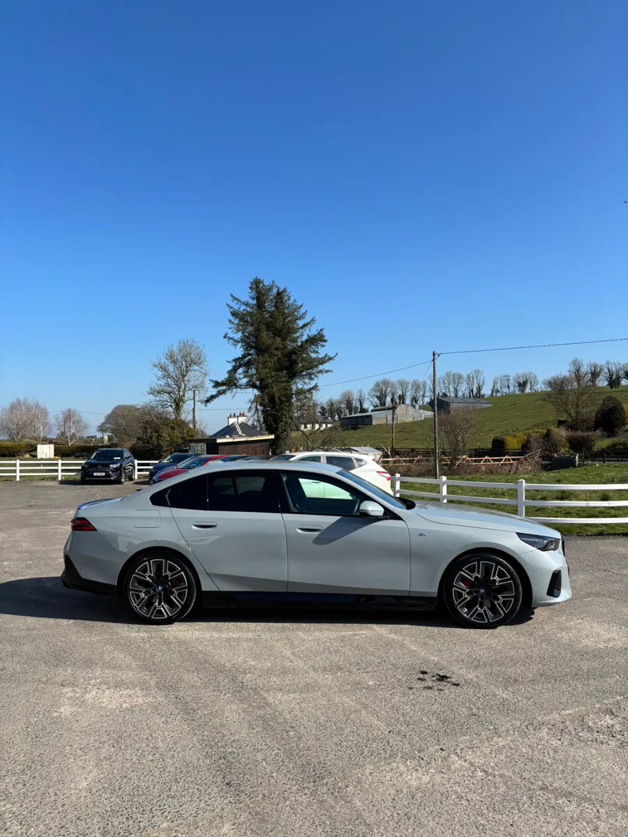 BMW i5 2024 Msport Pro - Image 4