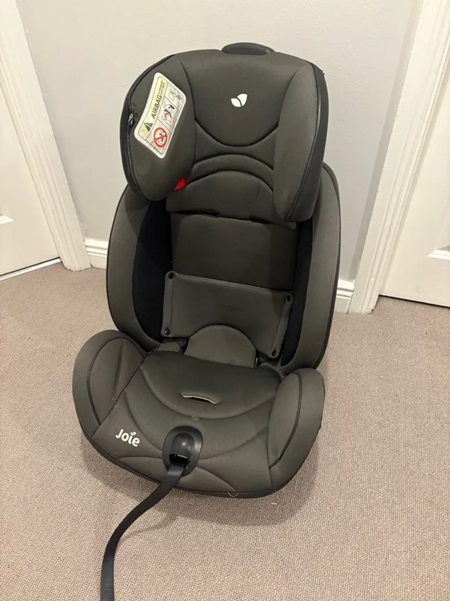 Car seats x 3. 50 Euro each. Selling individually or together. - Image 3
