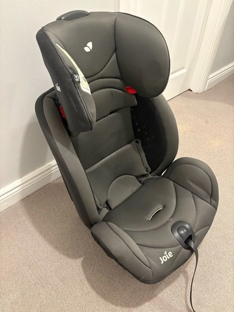 Car seats x 3. 50 Euro each. Selling individually or together. - Image 4