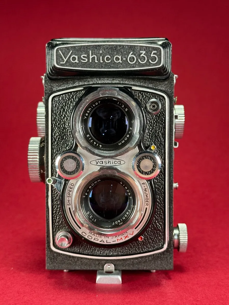 Yashica 635 TLR medium format film camera. - Image 3