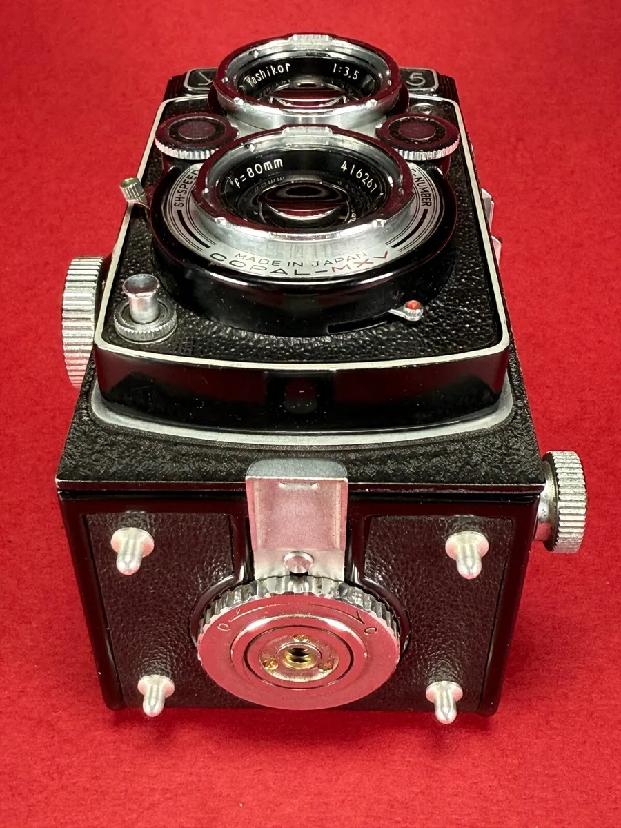 Yashica 635 TLR medium format film camera. - Image 4