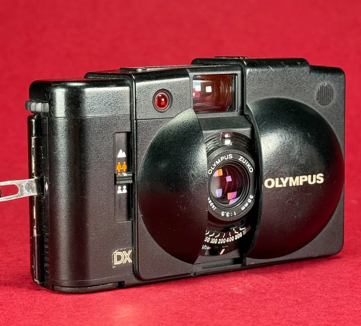 Olympus XA-3 film camera - Image 2