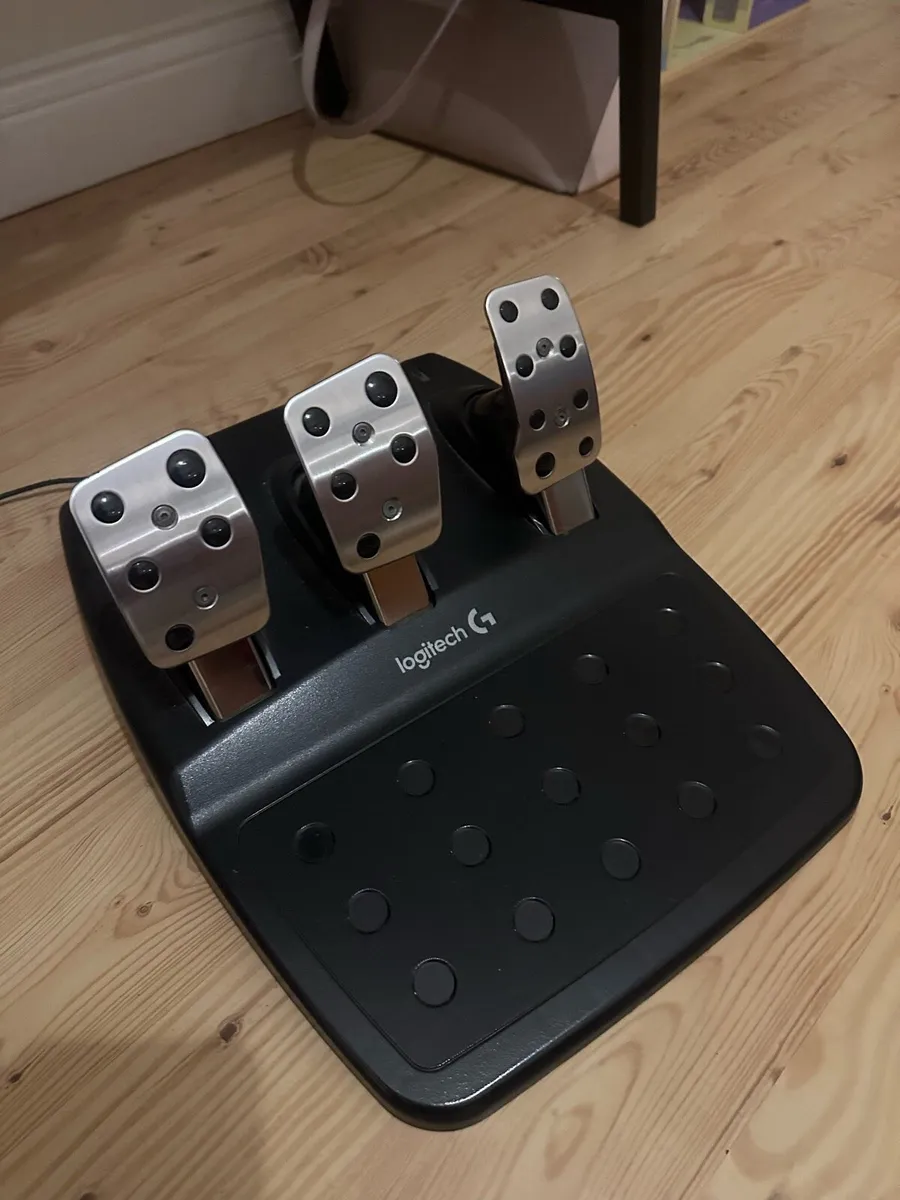 Logitech G920 (with pedals, gearstick) - Image 2