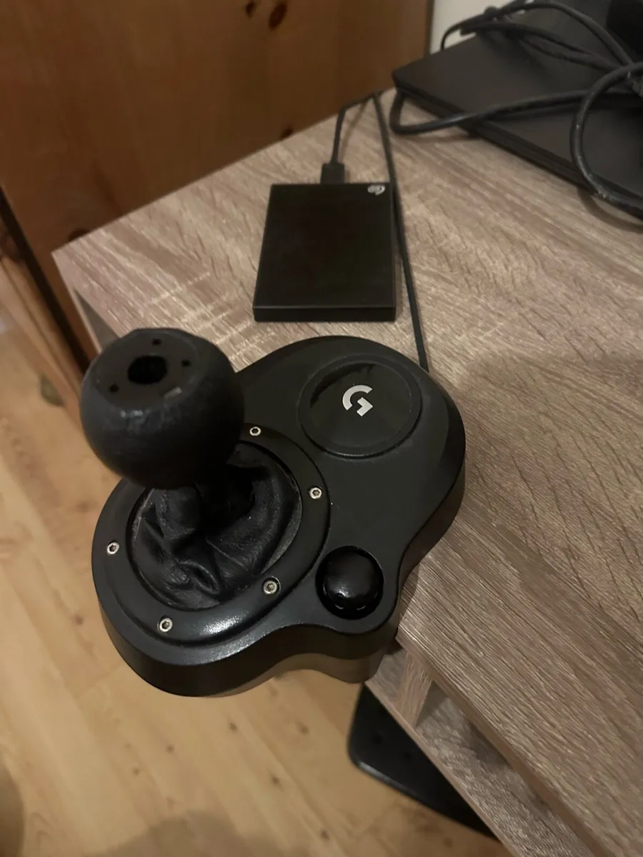 Logitech G920 (with pedals, gearstick) - Image 3