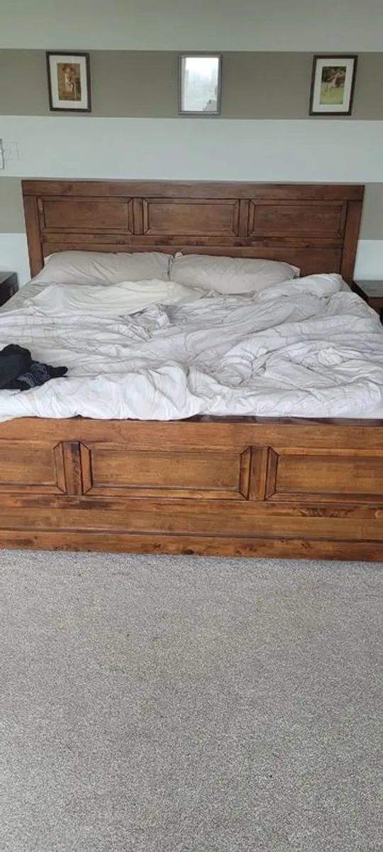 Bedroom Furniture Set - Image 1