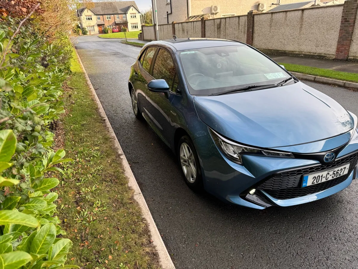 Toyota Corolla Hybrid - Image 2