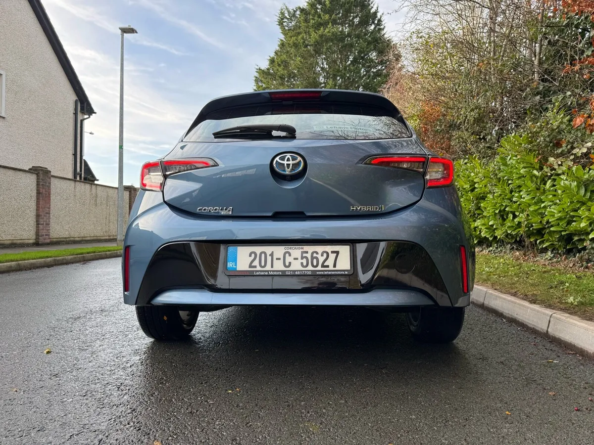 Toyota Corolla Hybrid - Image 4
