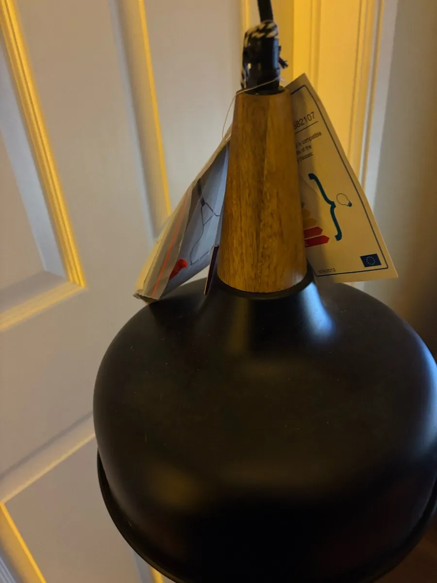 Hanging kitchen lights - Image 1