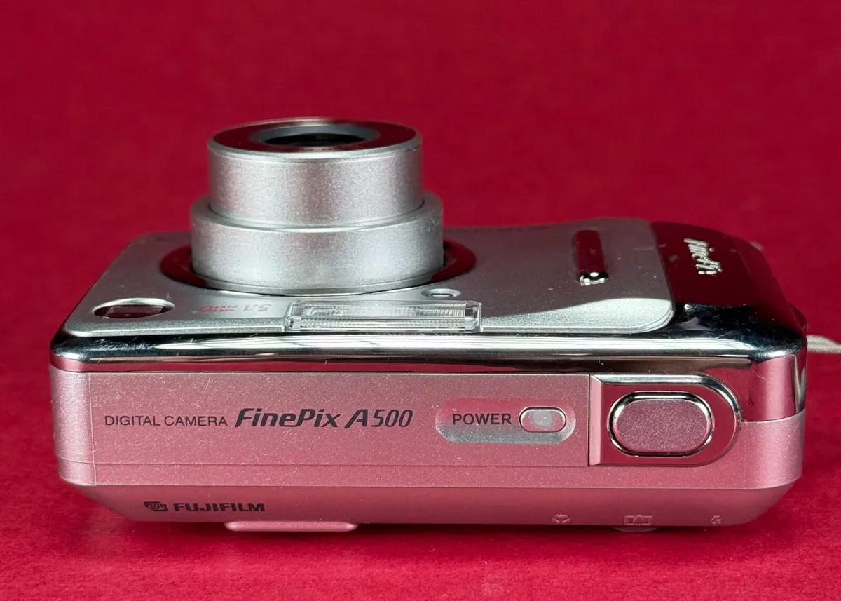 Fujifilm FinePix A500 5.1 MP Super CCD HR sensor - Image 3