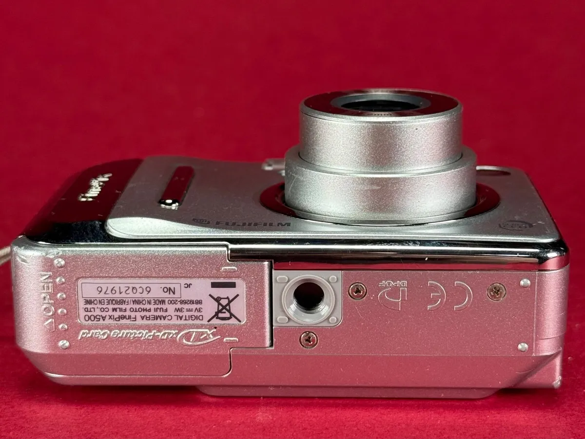 Fujifilm FinePix A500 5.1 MP Super CCD HR sensor - Image 4