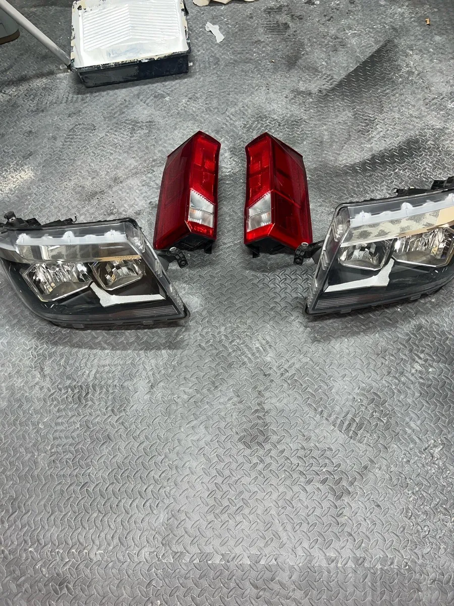 Volkswagen crafter lights - Image 1