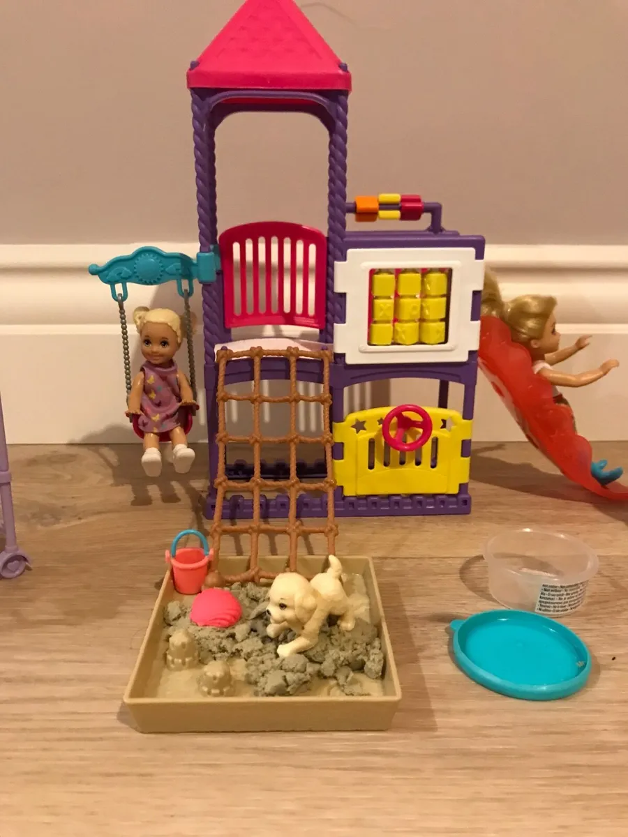 Barbie Dreamhouse + Extras - Image 2