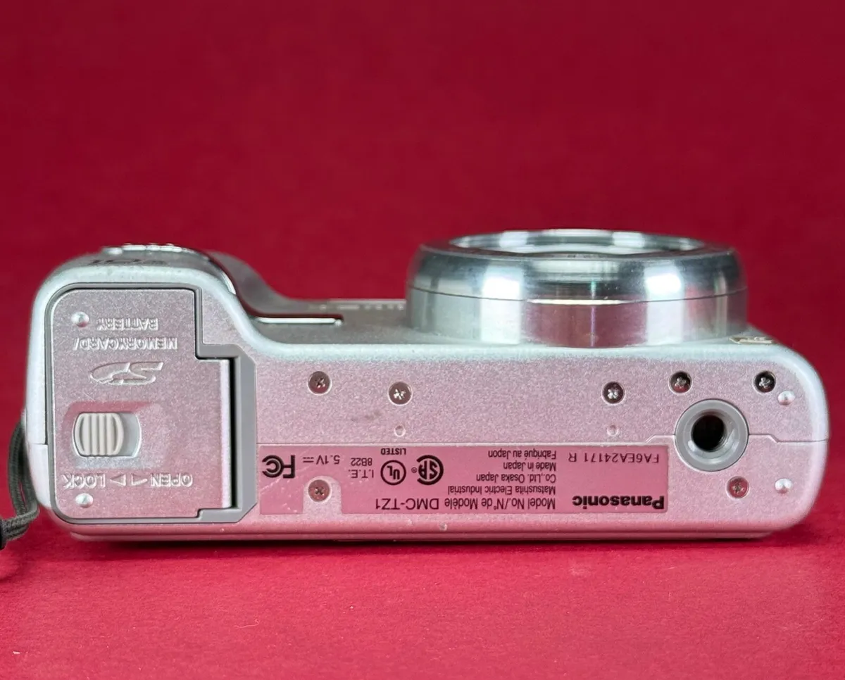 Panasonic Lumix DMC-TZ1 camera - Image 4