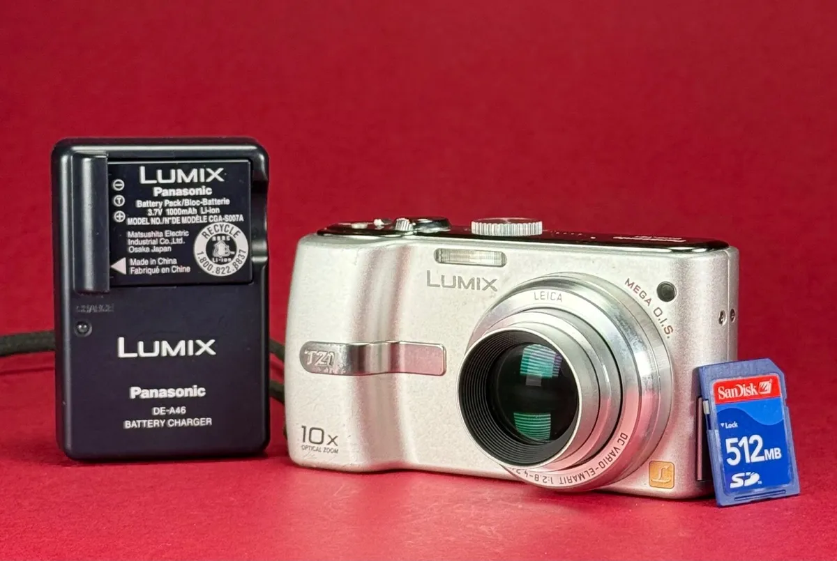 Panasonic Lumix DMC-TZ1 camera - Image 1