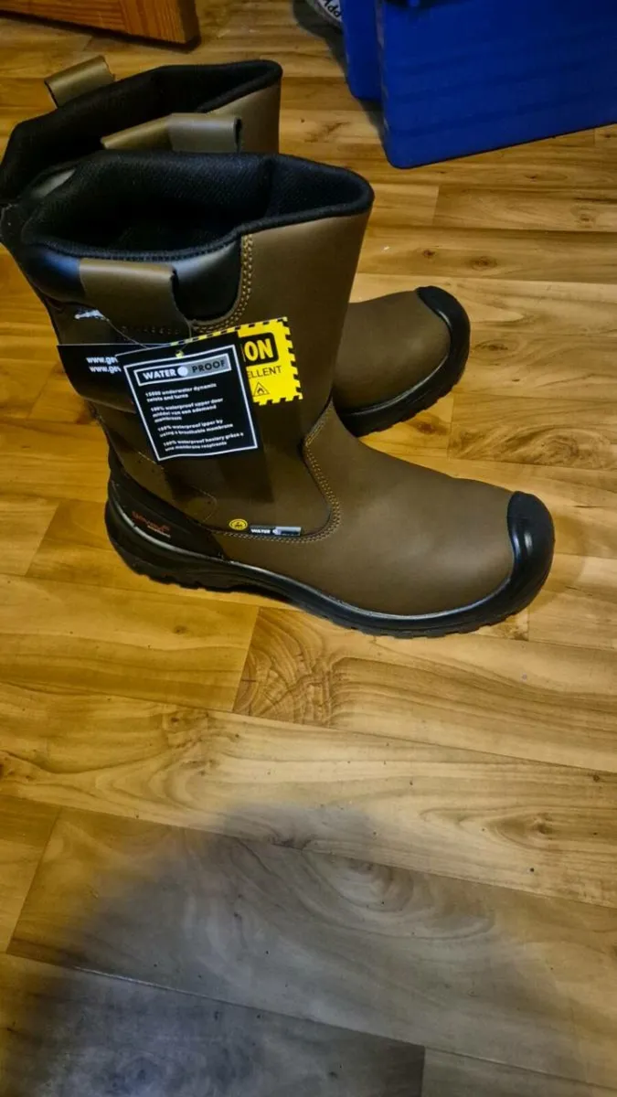 Work boots - Image 4