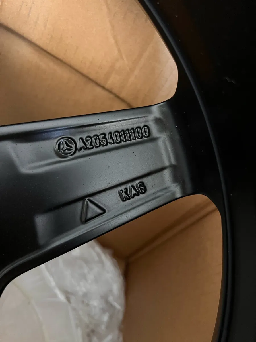 Genuine Mercedes AMG Alloy wheels - Image 3