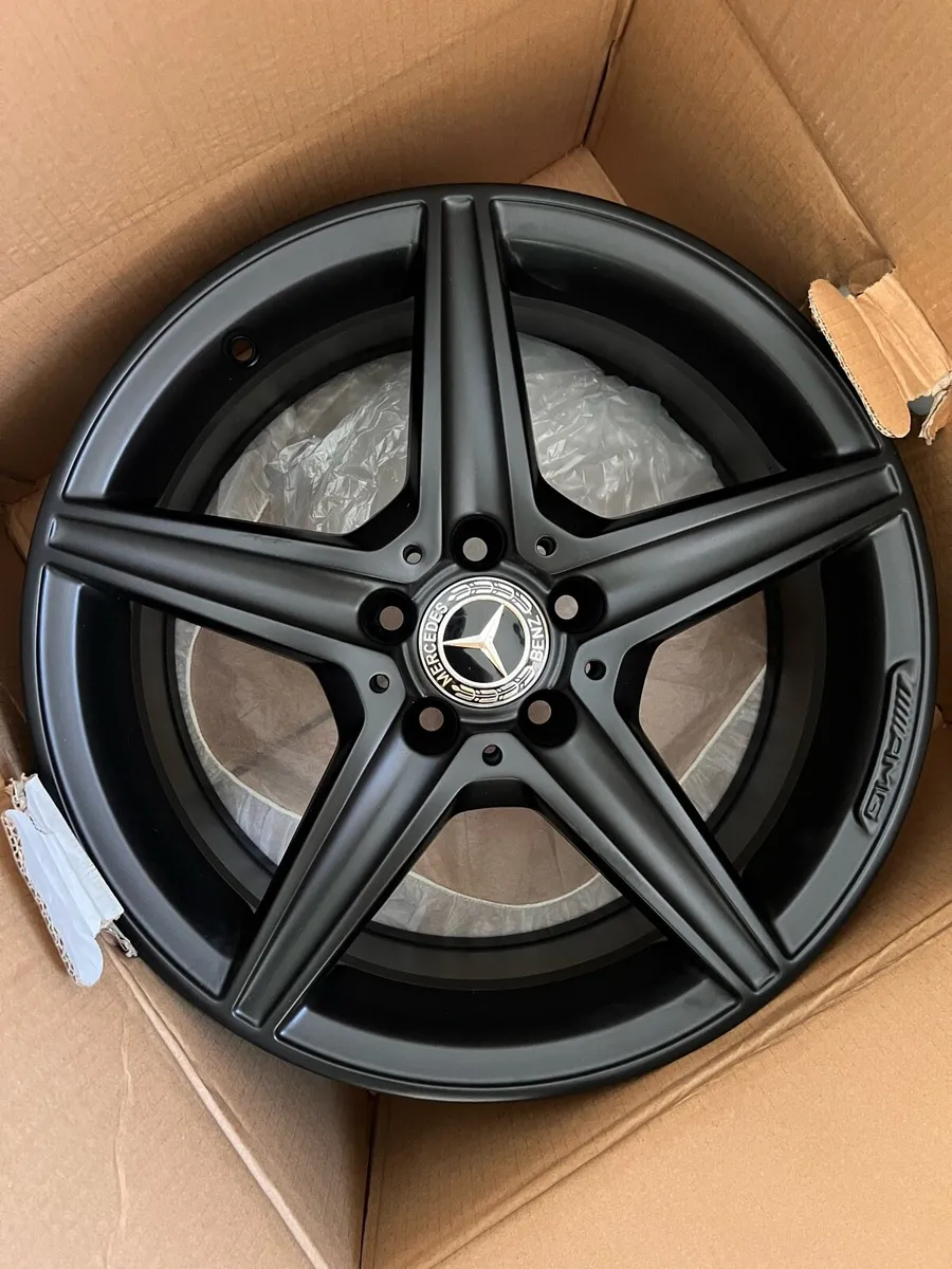 Genuine Mercedes AMG Alloy wheels - Image 4