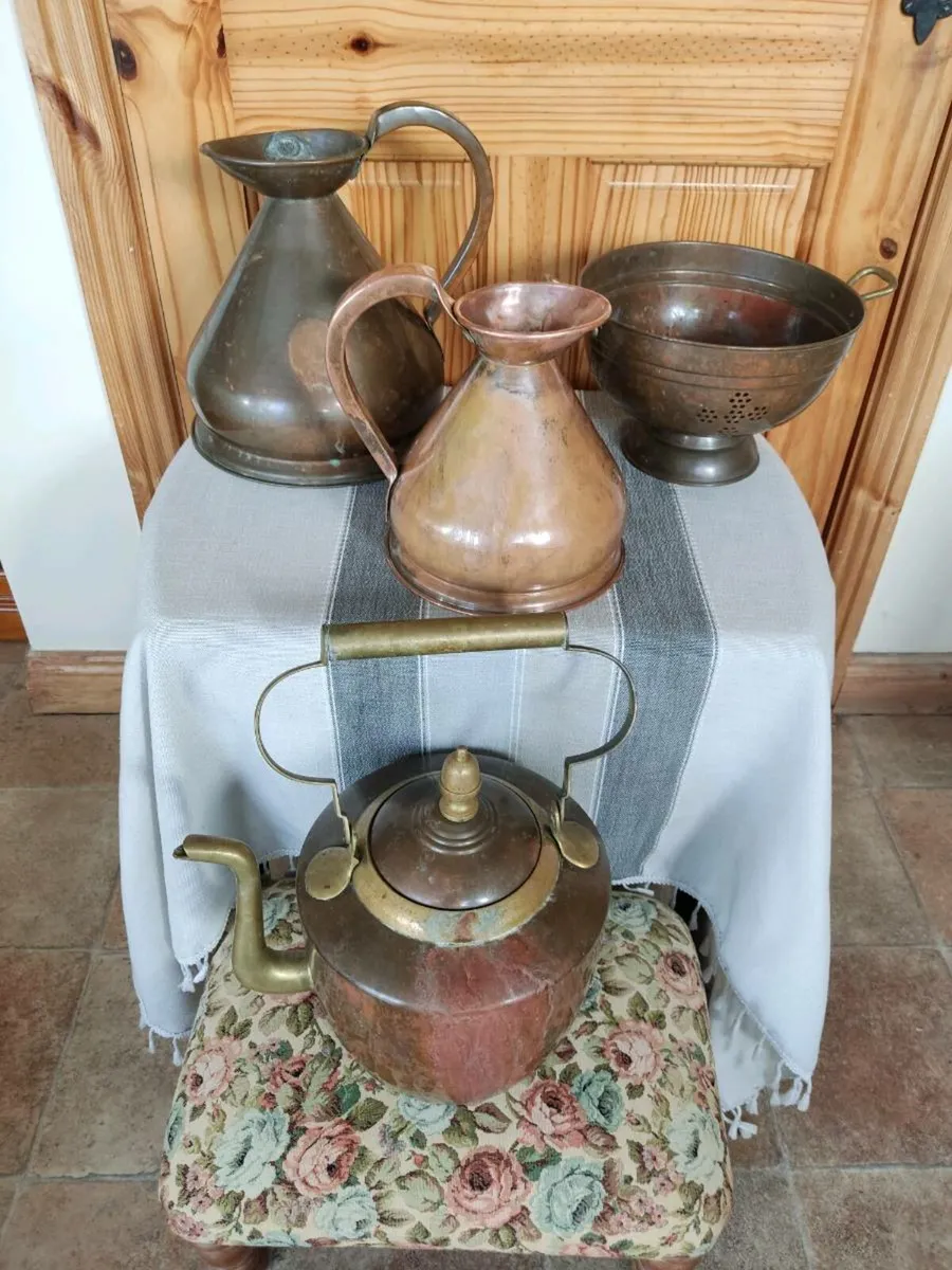 Antique copper tea kettle, colander jugs - Image 1