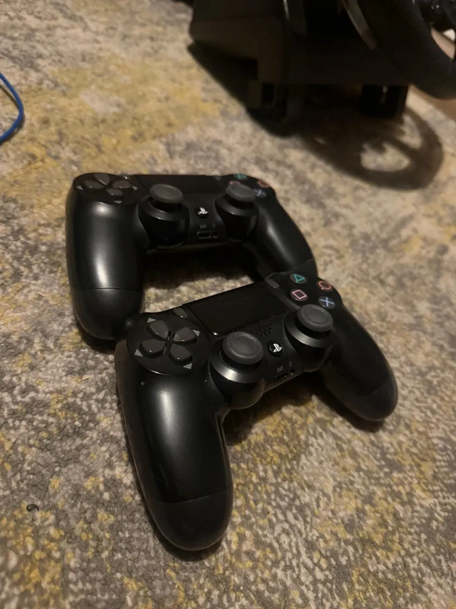 PS4 with Steering Wheel - Image 2