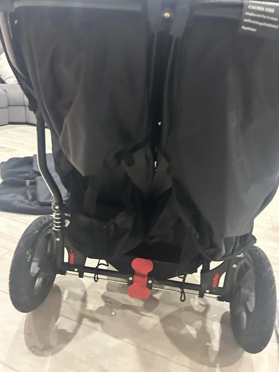 Out and about double buggy - Image 4