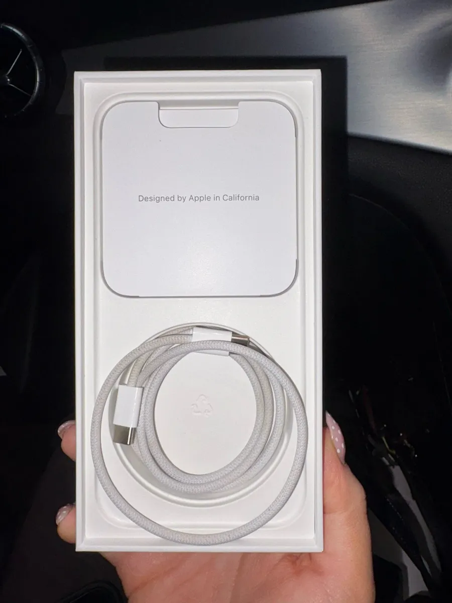 iPhone 15 Plus 128gb Black, with box & charger - Image 4