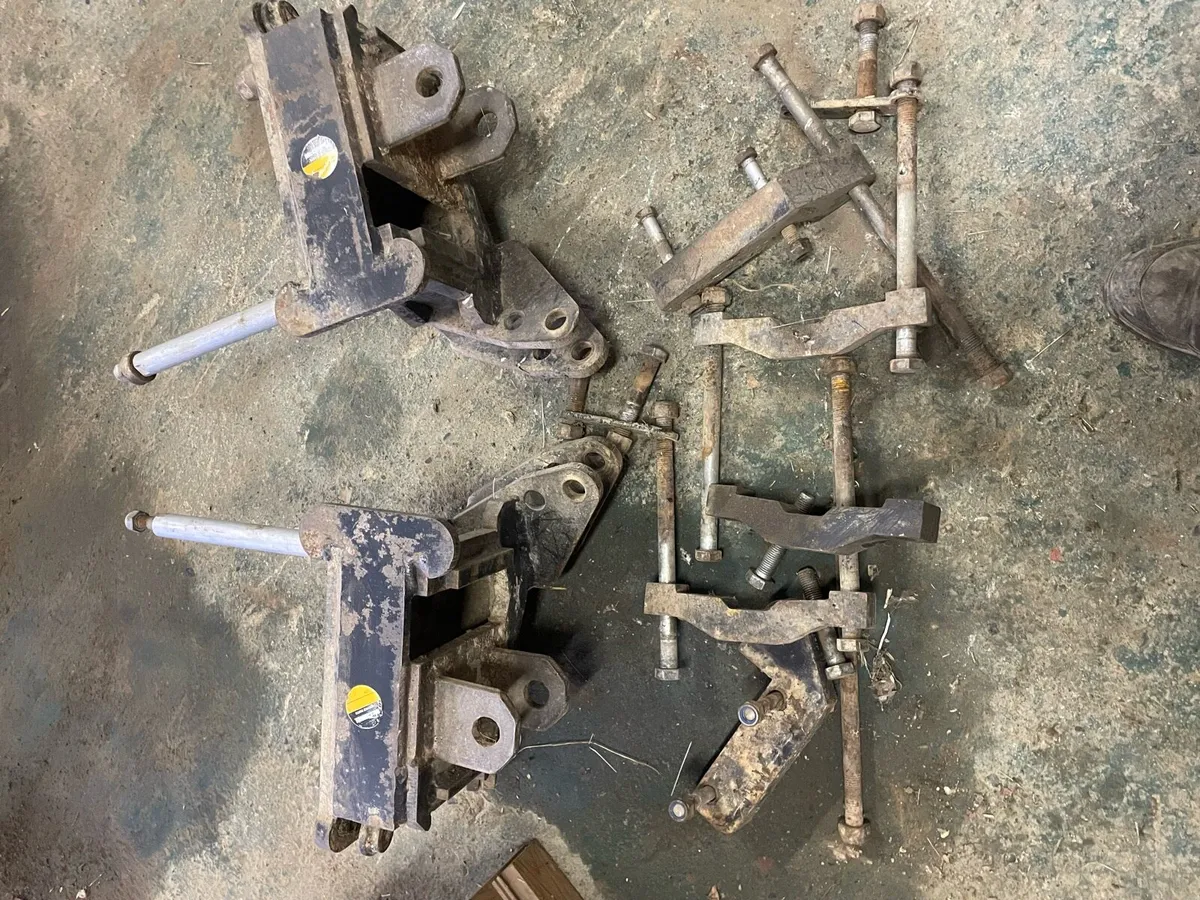 Hedge Cutter Axle Brackets - Image 1