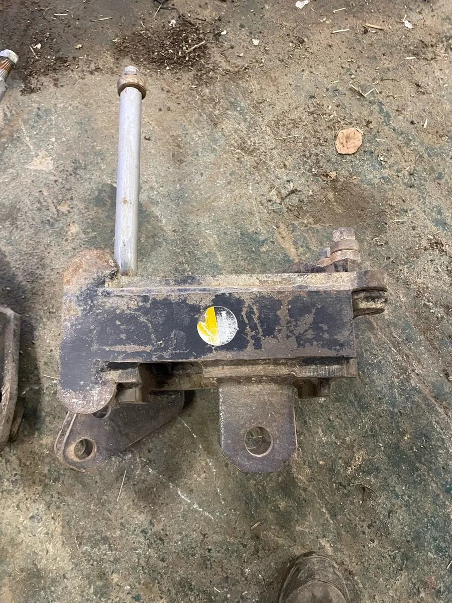 Hedge Cutter Axle Brackets - Image 2