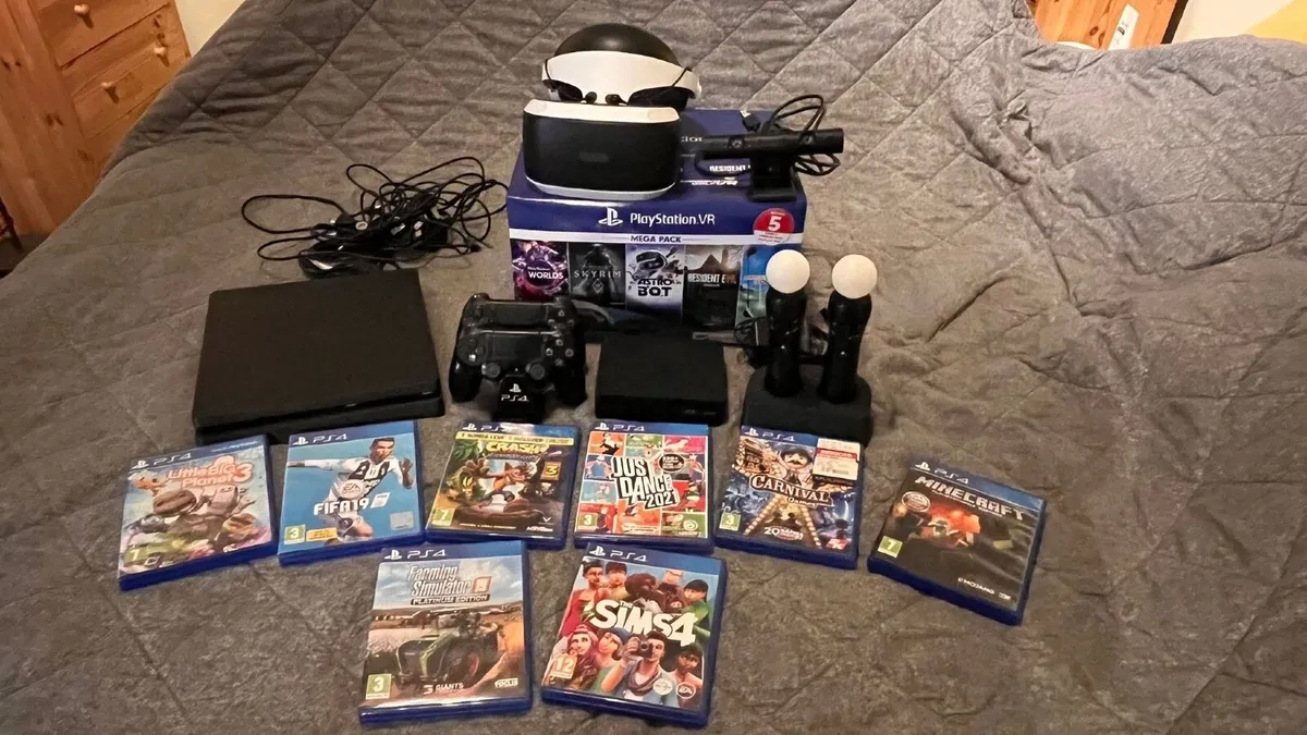 PS4 and PSVR with games - Image 1